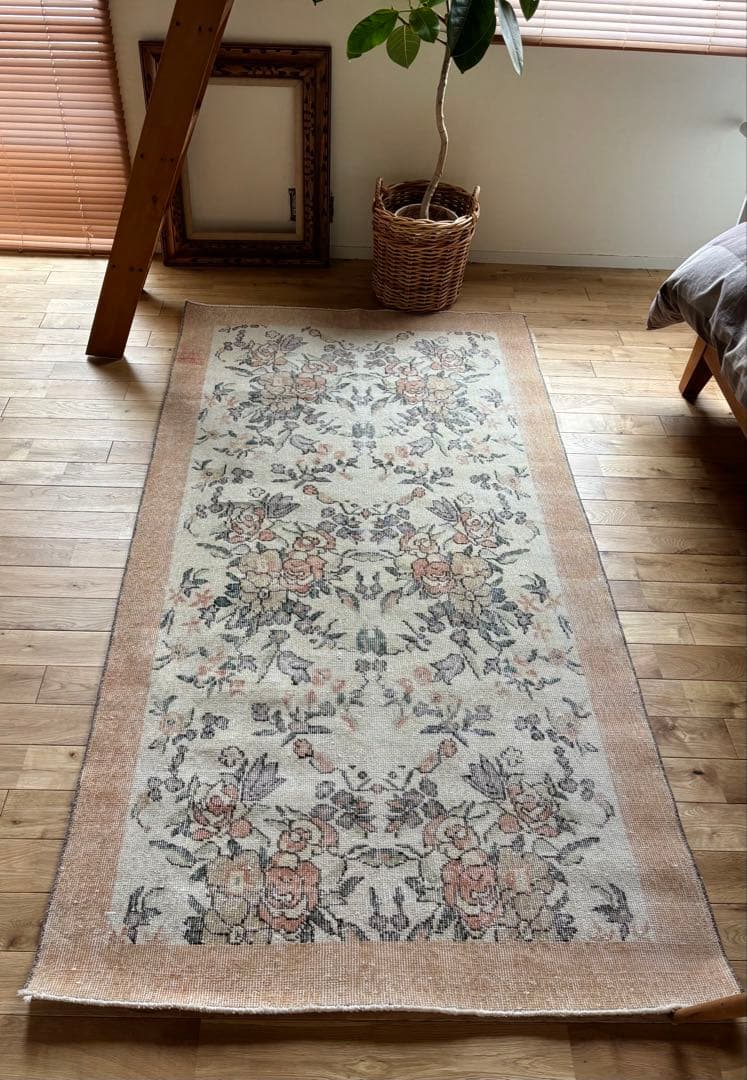 レア！　ヴィンテージ　トルコラグ　花柄　アンティークラグ