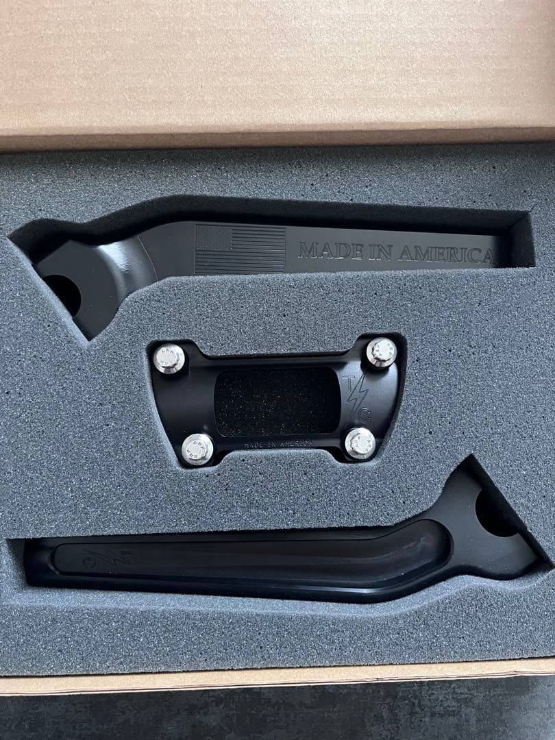 スラッシンサプライ　9.5インチプルバックライザー　ブラック