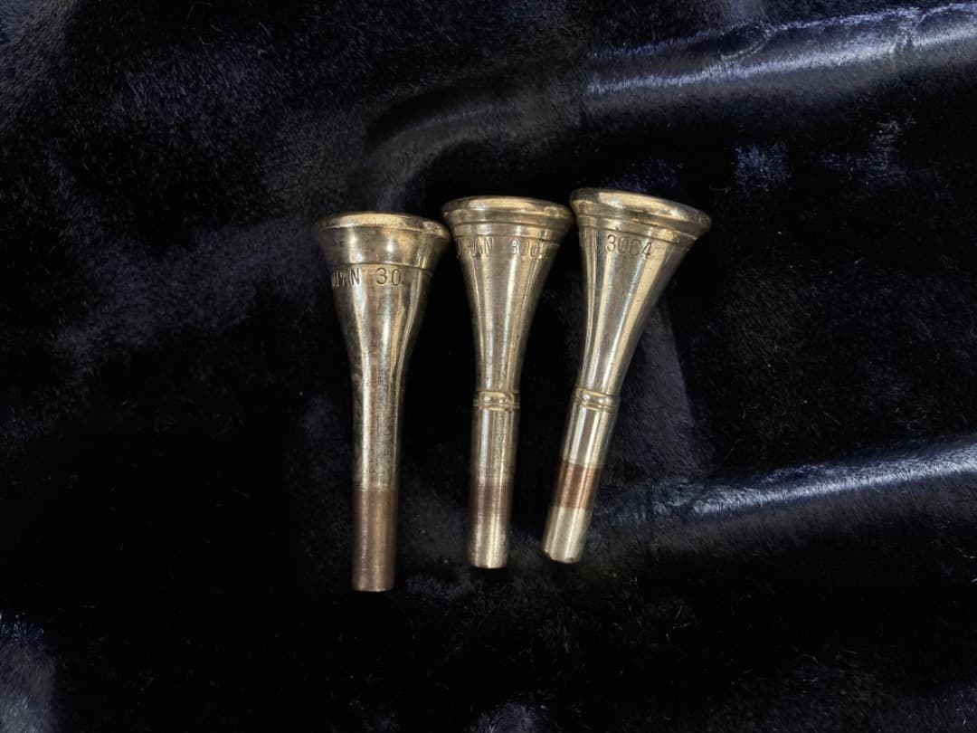 世界的に希少価値ビンテージ】フレンチホルン CONN Elkhart 6D - メルカリ