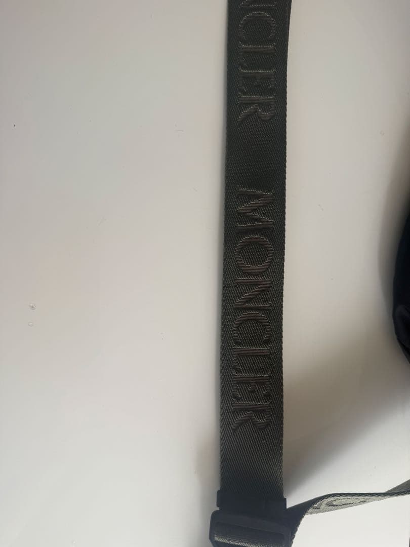 更にお値下げしました！激安！MONCLER ブラック ウエストポーチ