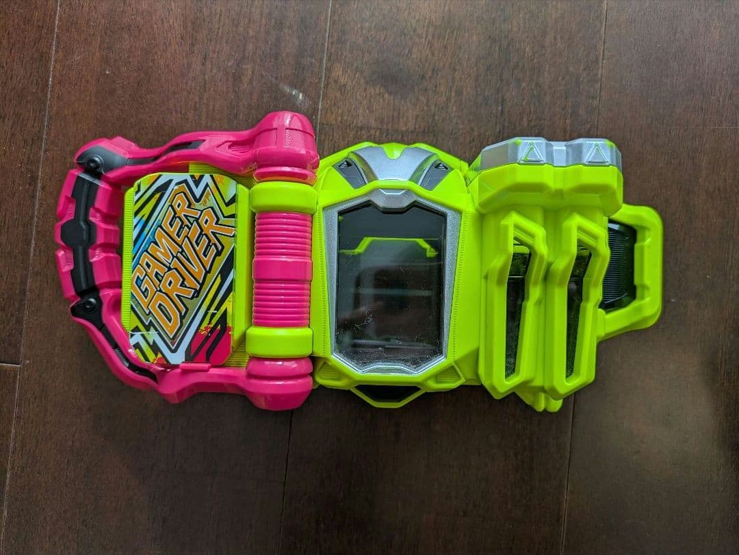 仮面ライダーエグゼイド変身ベルトDXゲーマドライバー、ガシャット