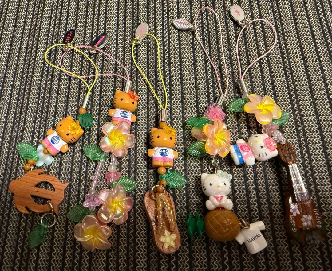 限定　日焼け白キテイkitty 根付けマスコットキーホルダー