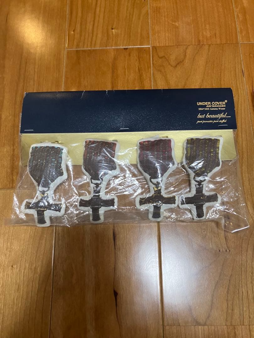 アンダーカバー 勲章バッジ 4個 未開封 but beautiful アーカイブ