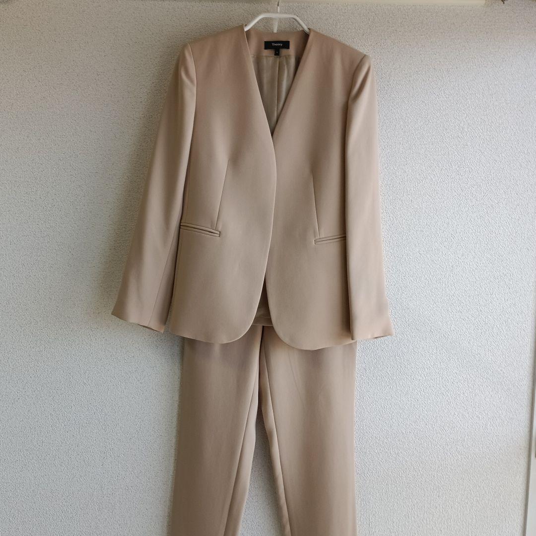 Theory ベージュ パンツスーツ