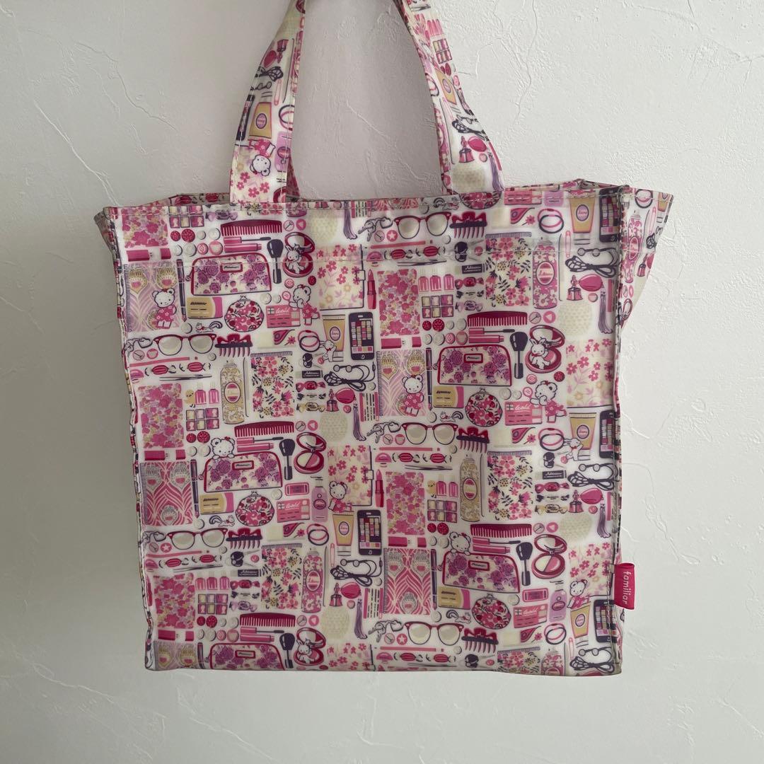 期間限定値下げ！familiar ファミリア　リバティ　トート　Sサイズ 店舗限定にてファミリアオリジナルリバティシリーズから新作アイテムが