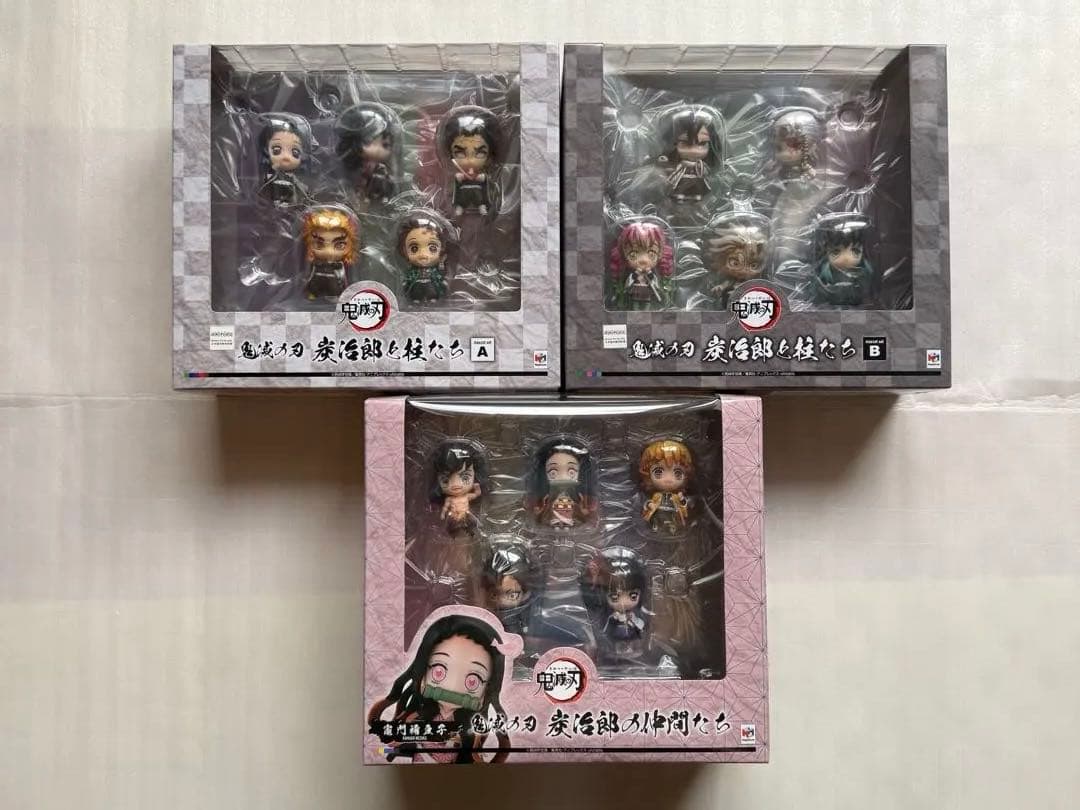 鬼滅の刃　炭治郎と仲間たち　炭治郎と柱たちＡＢ　全３種類セット