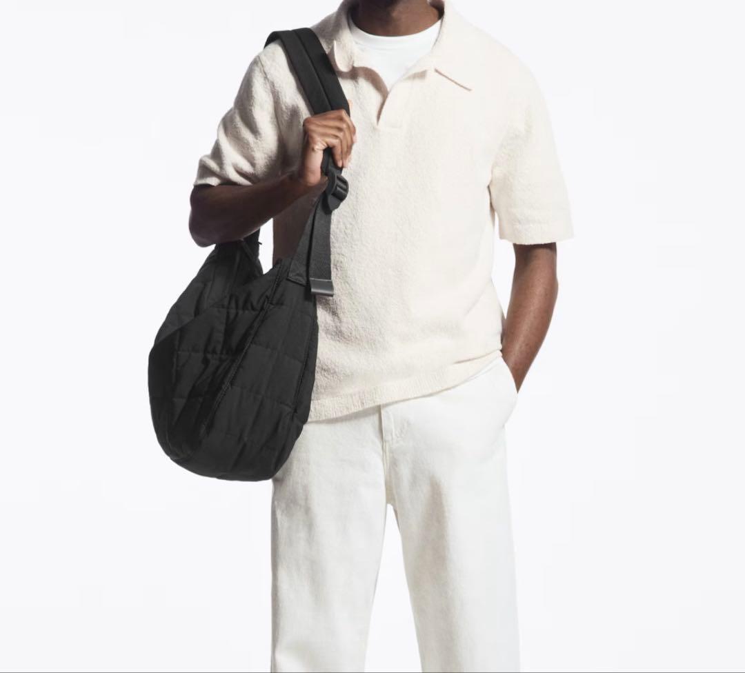 COS キルティングメッセンジャーバッグ ブラック 美品 - メルカリ