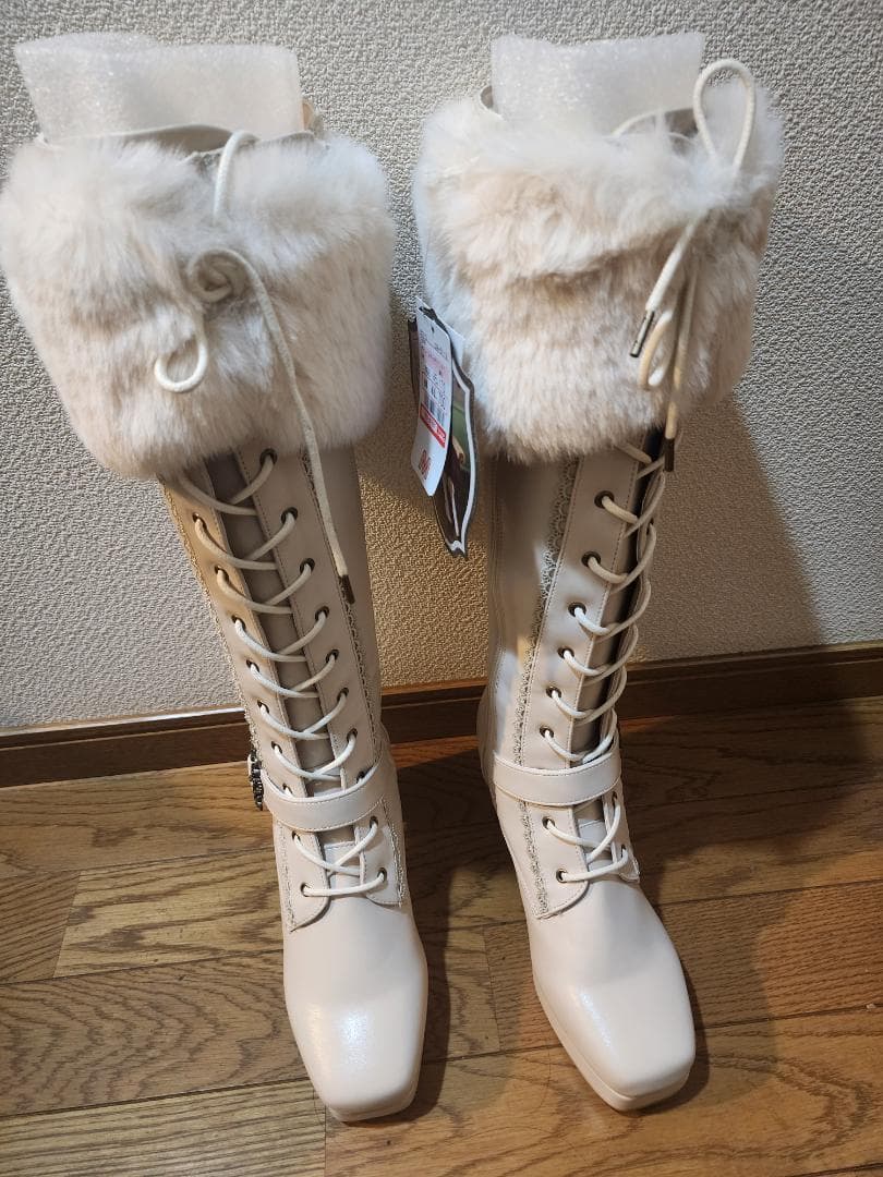 クラロリくる実 しまむら ホワイトファー付きロングブーツ - メルカリ