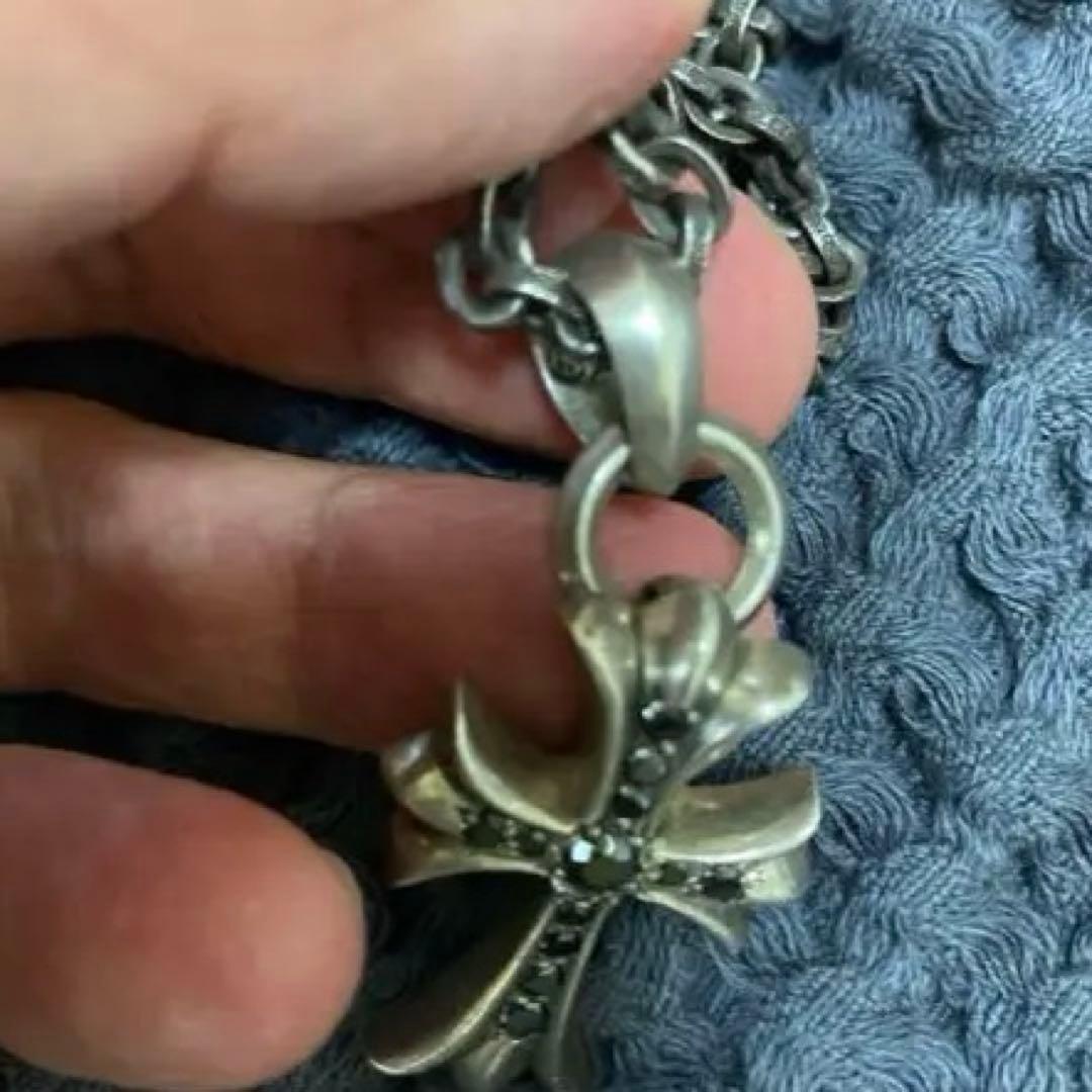 クロムハーツ スモール クロス ベイル付き ブラックダイヤ パヴェ