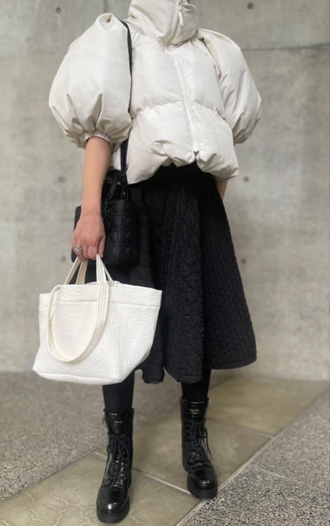 美品 ピオヌンナル GARDEN ガーデン アイボリー ホワイト 完売 - メルカリ