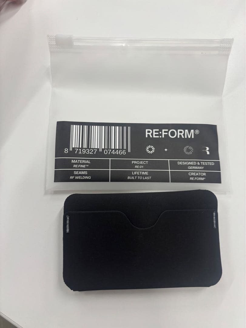 RE:FORM® RE:01 (スリーブ) ケース　ミニマリスト