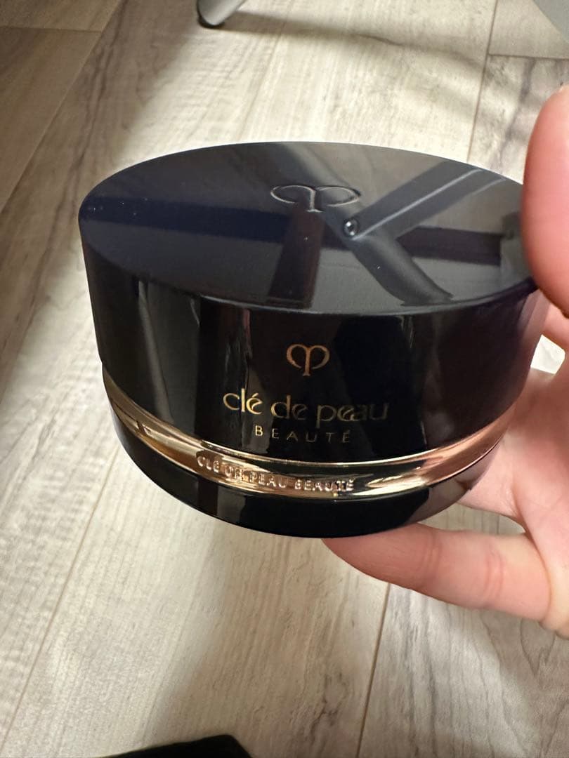 クレ・ド・ポーボーテプードルトランスパウントn クレ・ド・ポー ボーテ / プードルトランスパラントnの公式商品情報