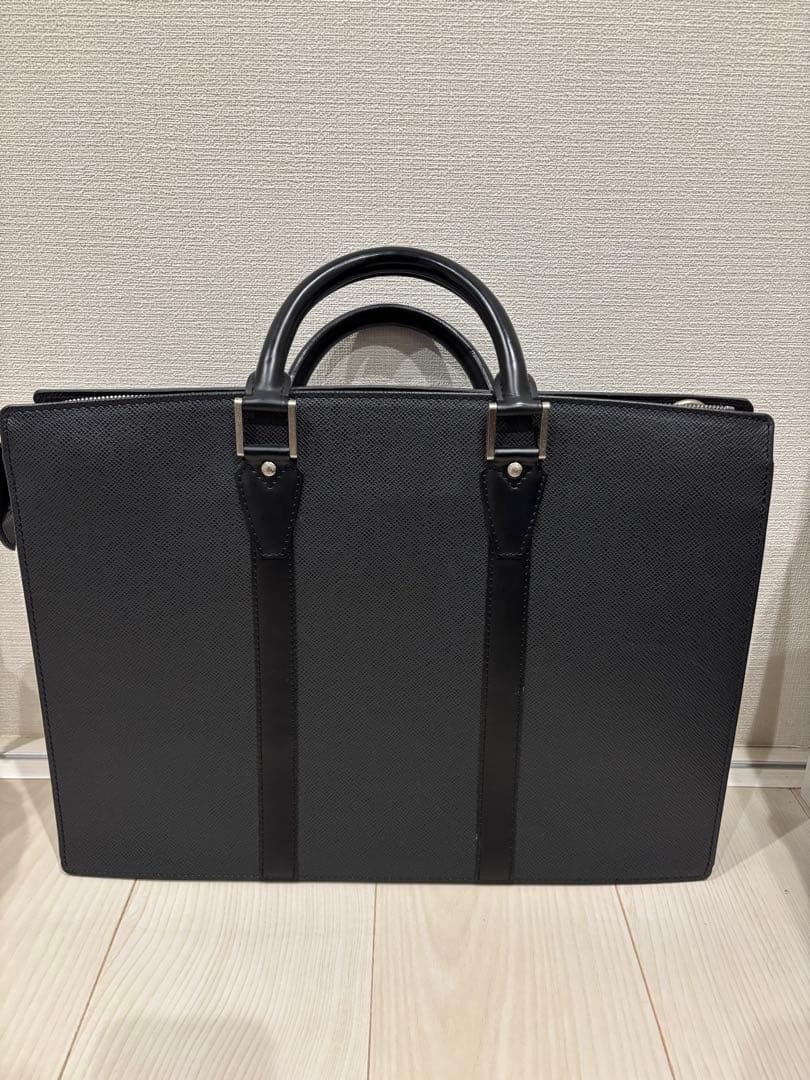 LOUIS VUITTON ブラック ビジネスバッグ