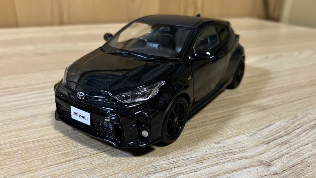 トヨタ GRYaris(前期) カラーサンプル ブラック