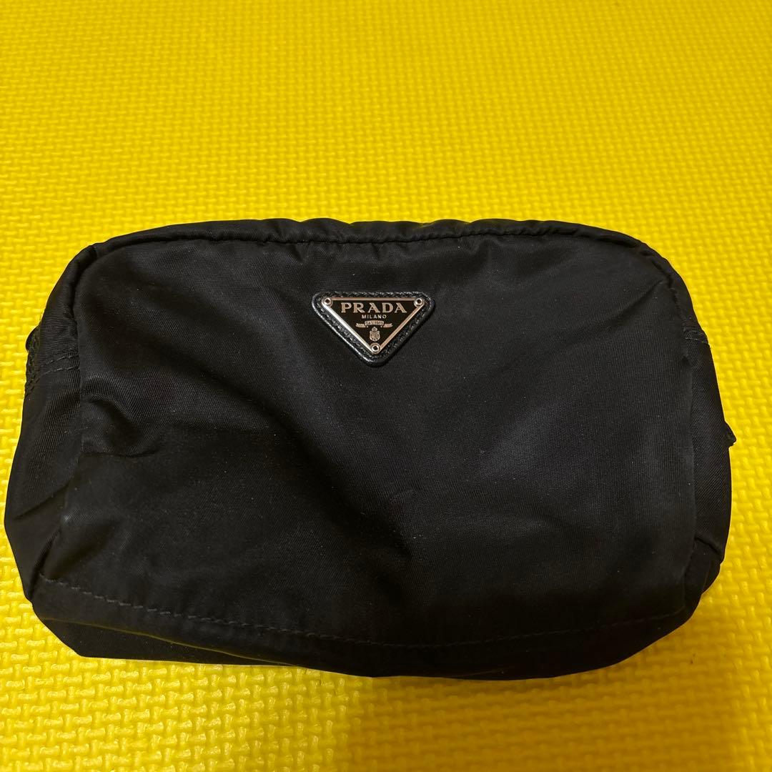 PRADA ブラックナイロンポーチ（内側タグ無し）
