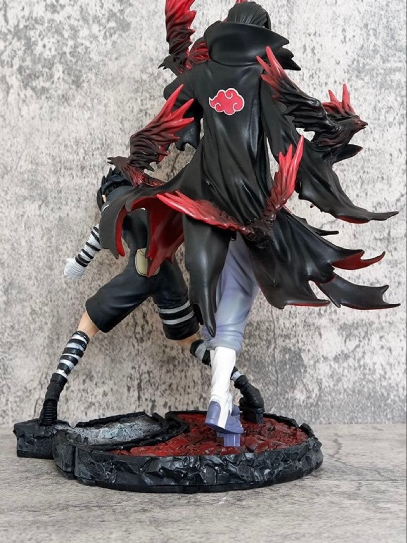 NARUTO ナルト うちはサスケ うちはイタチ 高さ33cm 海外フィギュア