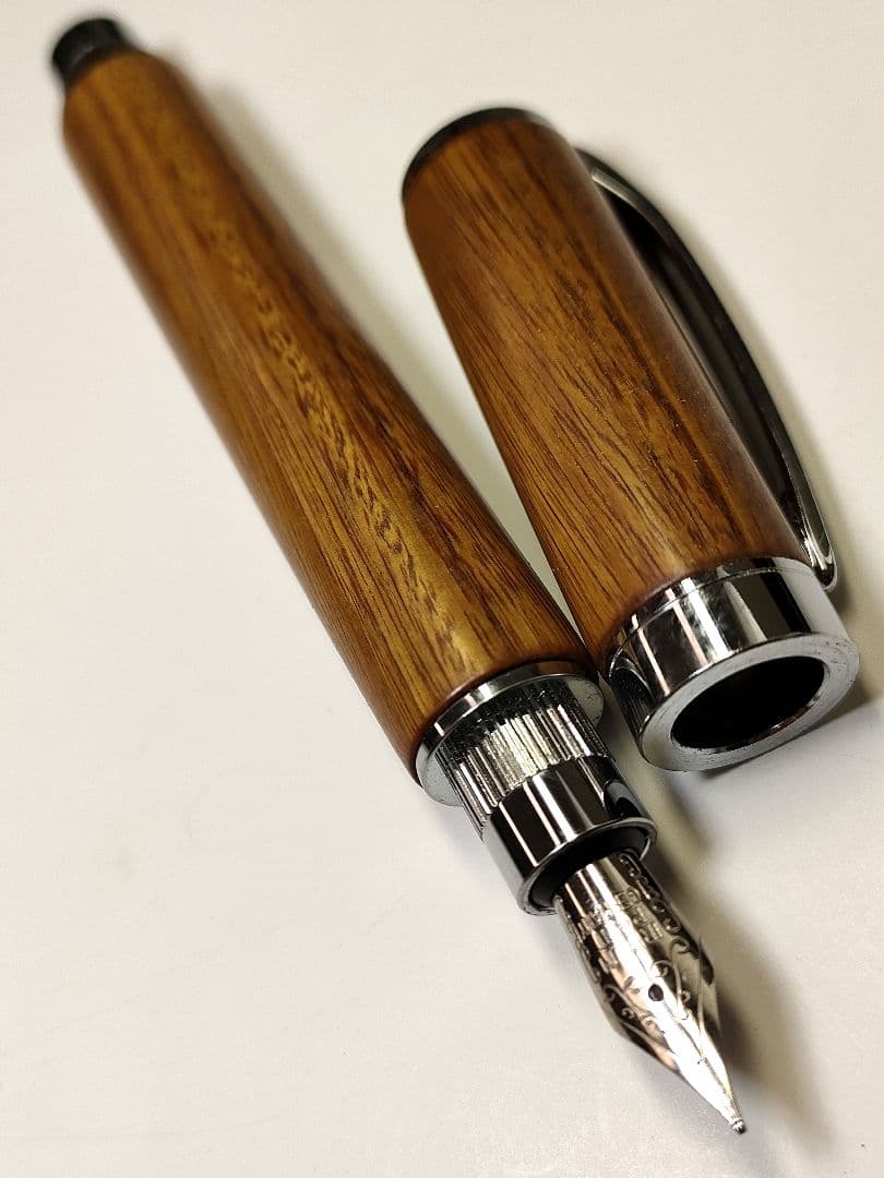 世界で一番硬い木【リグナムバイタ】グラデュエイト万年筆 - メルカリ