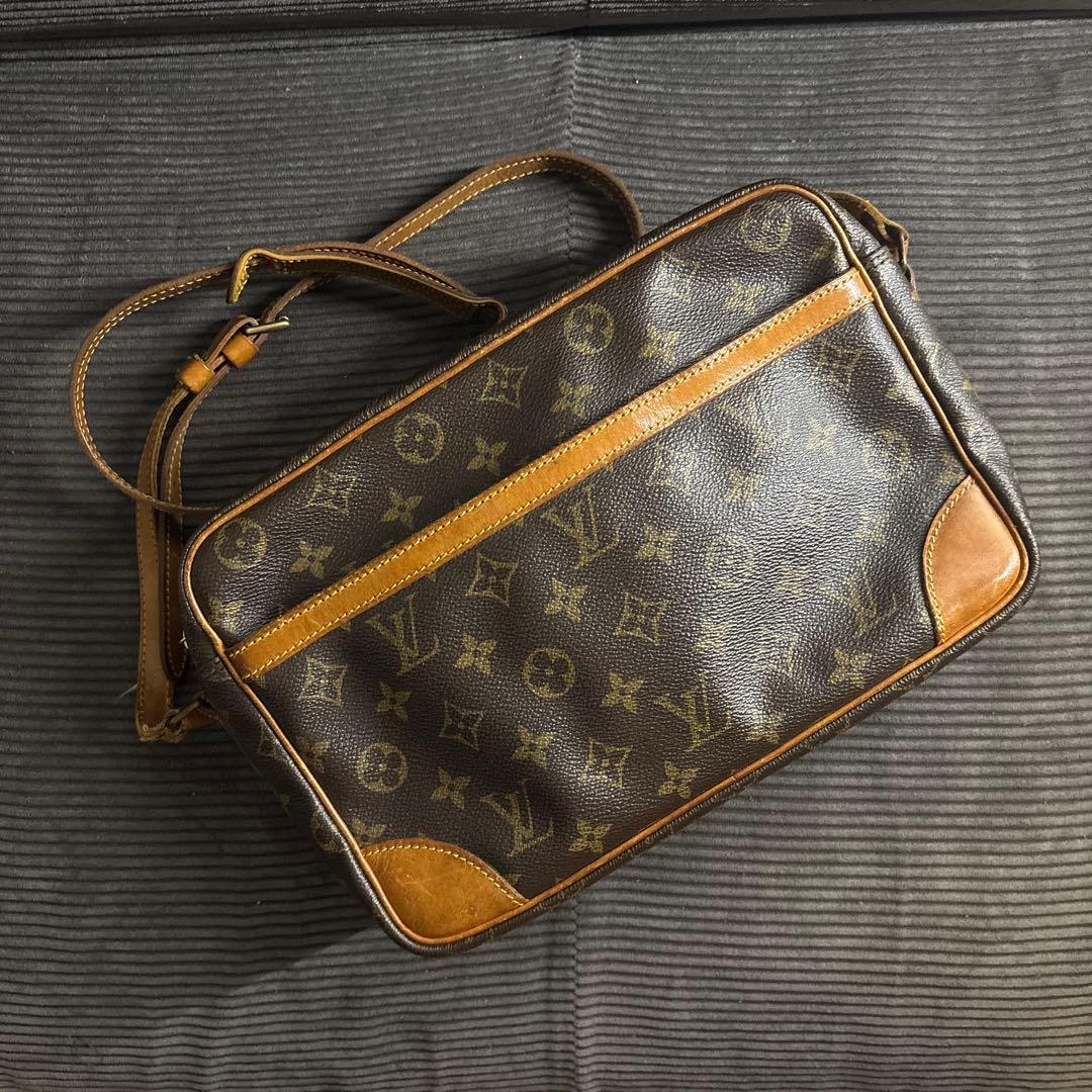 LOUIS VUITTON トロカデロ 30 モノグラム ショルダーバッグ