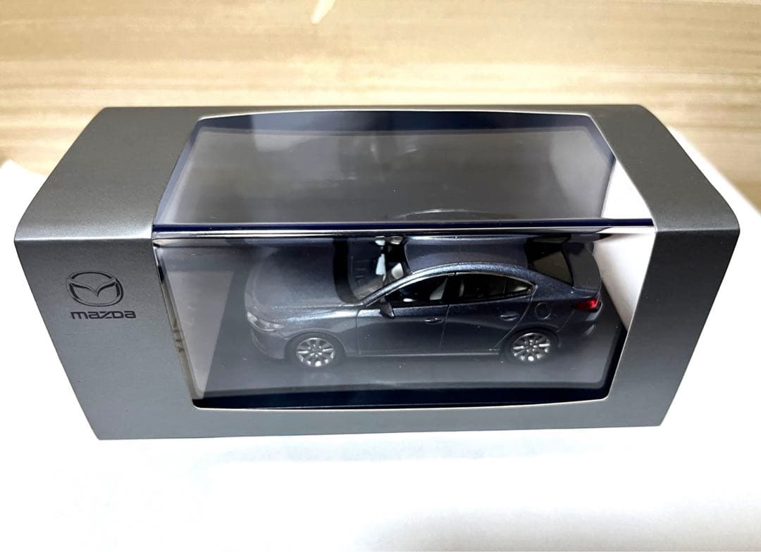 ディーラー特注 1/43 MAZDA3 セダン ポリメタルグレーメタリック