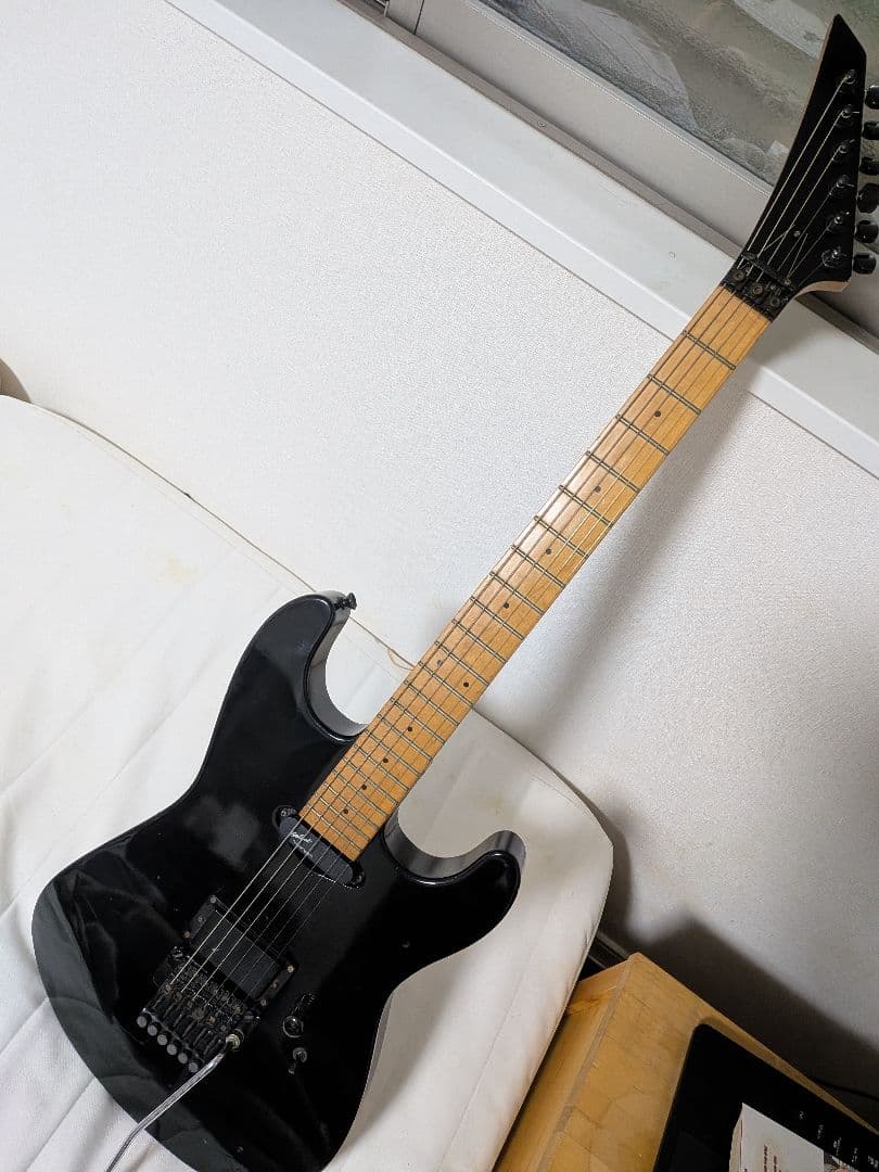 エレキギター メーカー不明　select by EMG ピックアップ搭載