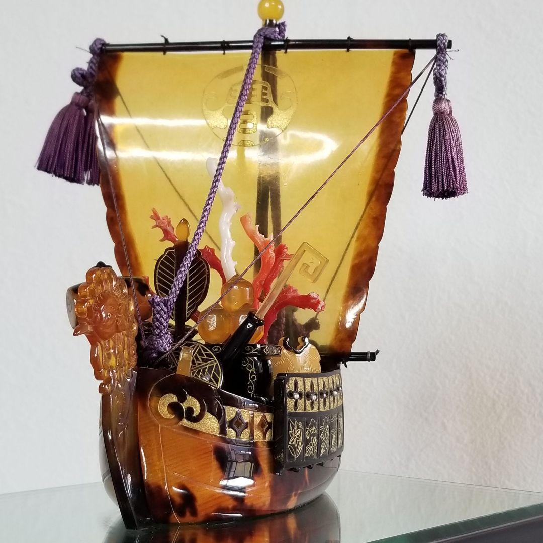 本鼈甲 べっ甲 鳳凰宝船 置物 血赤珊瑚、白珊瑚 ガラスケース 縁起物