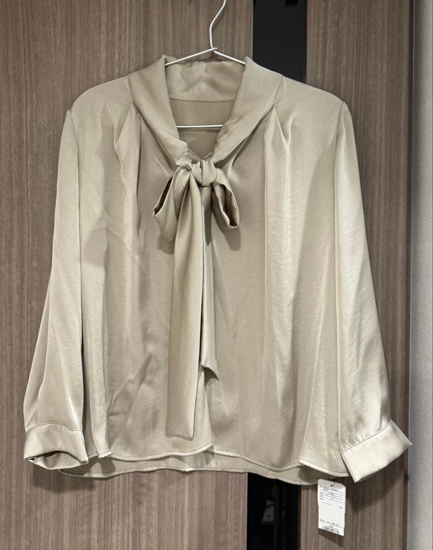 【タグ付】12twelve agenda ヴィンテージサテンボウタイブラウス ヴィンテージサテンマルチウェイボウタイブラウス - 12Twelve Agenda