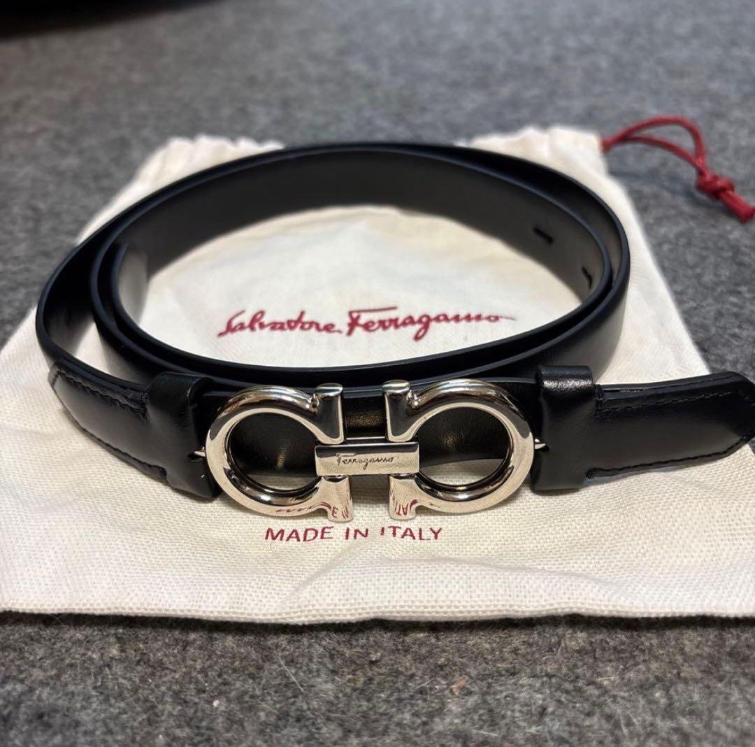 Salvatore Ferragamo ブラックレザーベルト - メルカリ