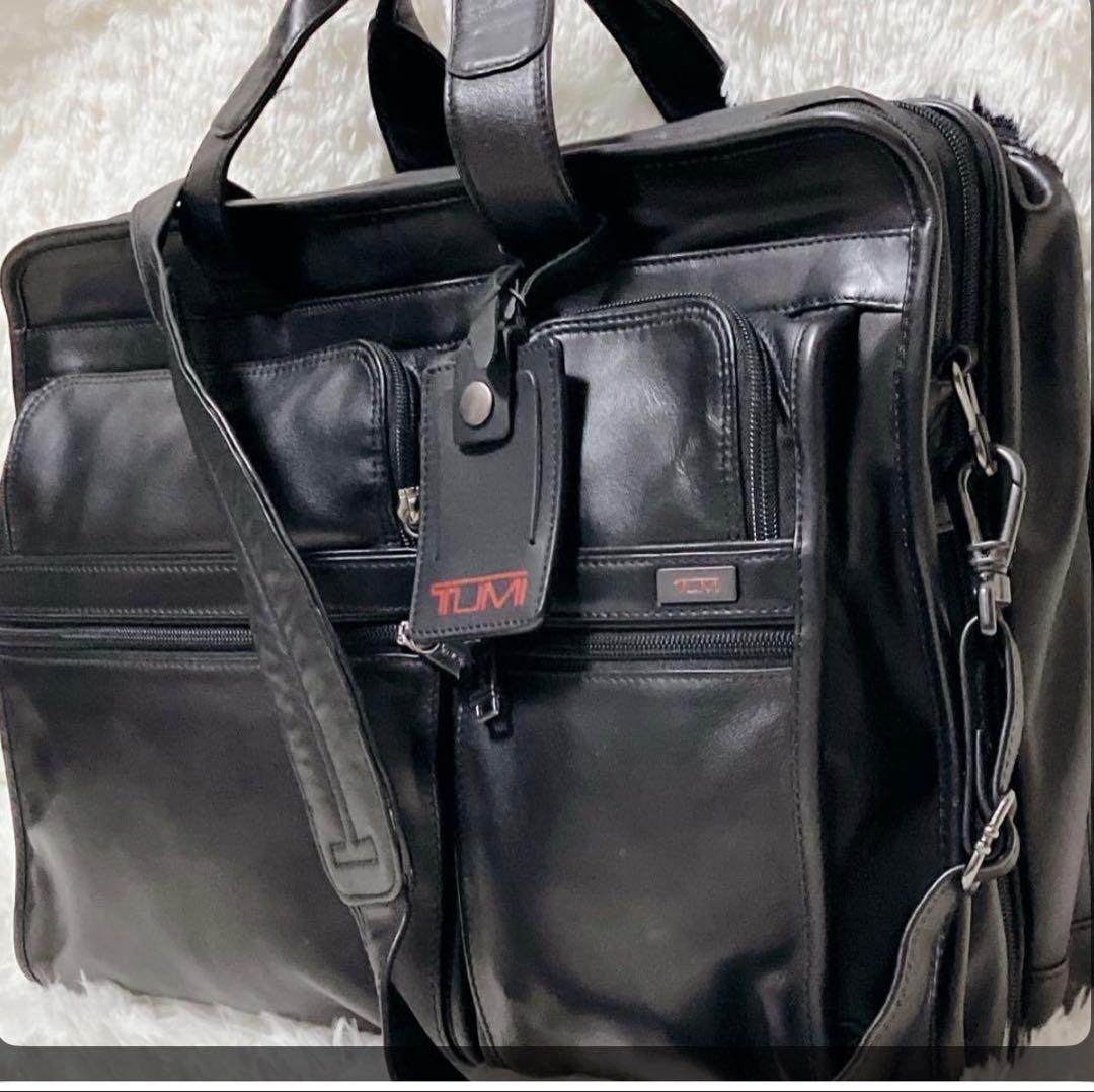 【超美品】TUMI カーフレザー大容量　ビジネスバッグ ブラック A4 PC