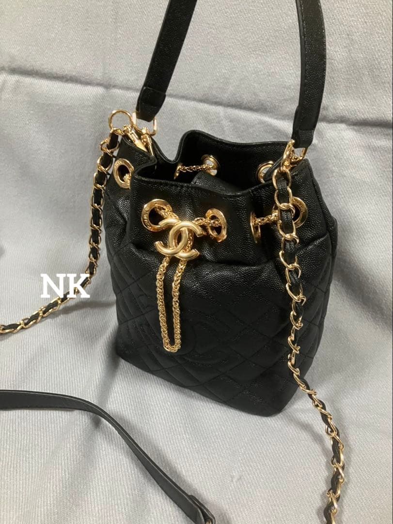 レザー　巾着バッグ　シャネル　ノベルティ　ショルダーバッグ　VIP CHANEL シャネル ノベルティ ショルダーバッグ 巾着ショルダー