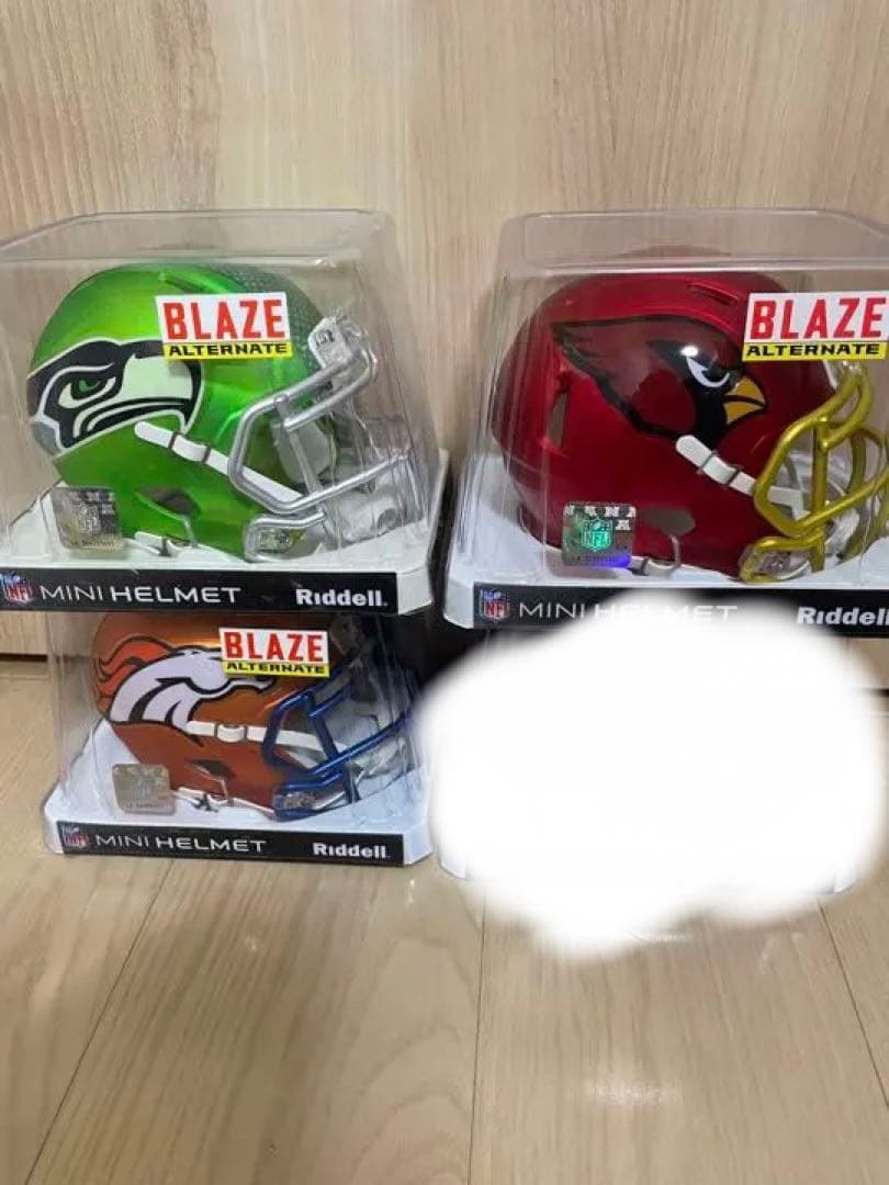 アメフト　ミニヘルメット　フィギュア