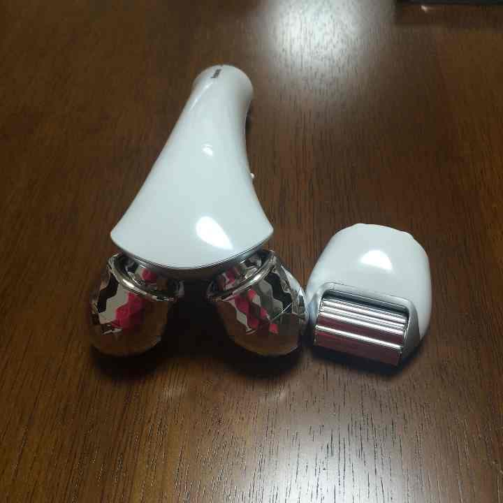 値下げ！Panasonic ローラー式美容器温感エステローラー(EH-SP32)