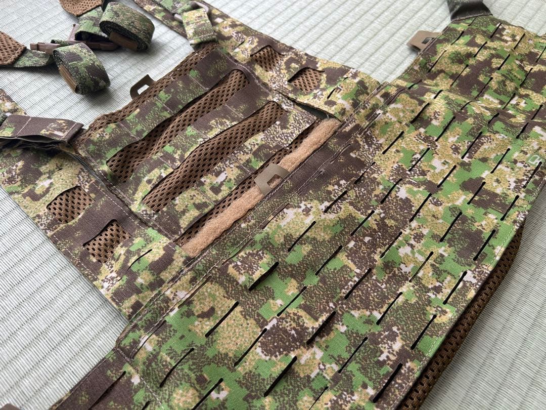 DIRECT ACTION チェストリグ TYPHOON 新品 サバゲー 装備 - メルカリ