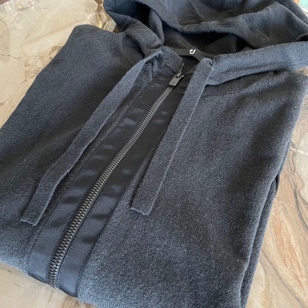 ユニクロ +Jカシミアブレンドパーカ ダークグレー Lサイズ - メルカリ