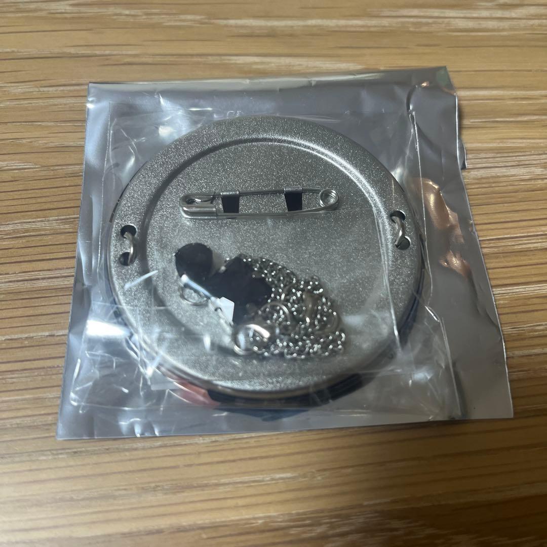 極楽街 チェーン付き缶バッジ 夜 近すぎて美しい極近店 - メルカリ