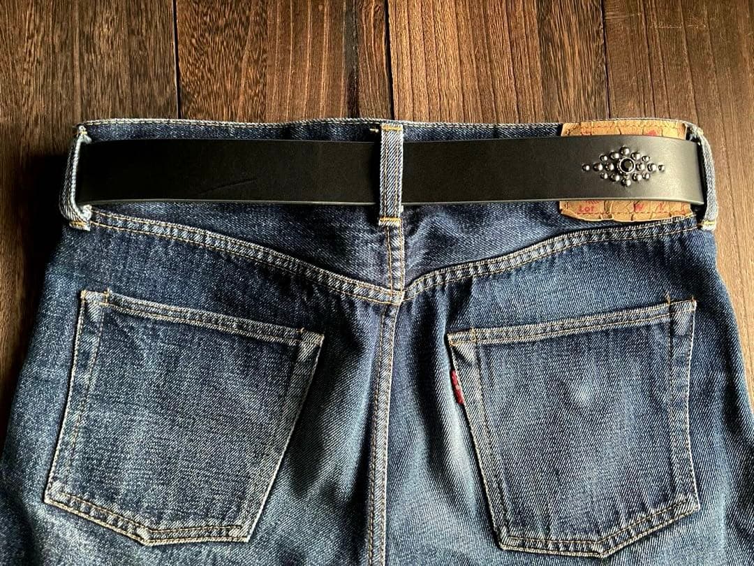 スタッズギャリソンベルト 牛ヌメ シルバー 38mm HTC CALEE