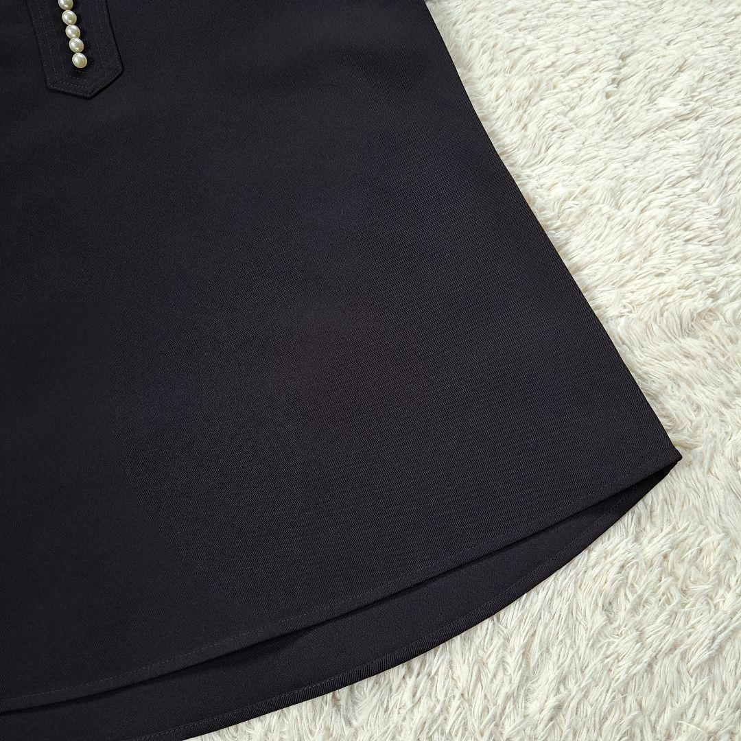 新品タグ付き エマテイラー パール釦キーネックロングスリーブブラウス