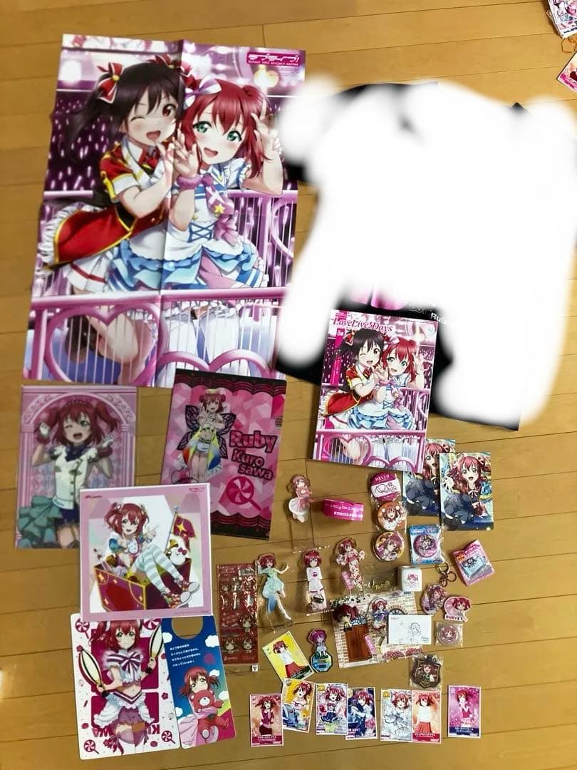 黒澤ルビィ グッズセット 缶バッジやポスター 、アクスタ等のセット