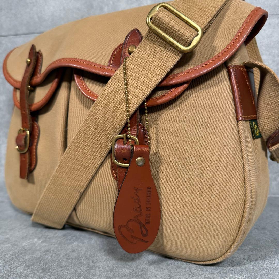 大人気 ブレディ アリエルトラウト メッセンジャーバッグ キャンバス ベージュ