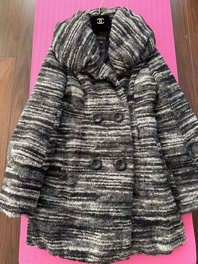 ストライプ柄グレー系ダウンジャケット