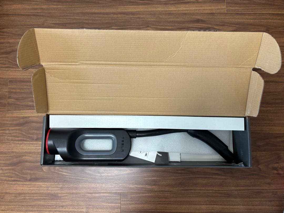 テスラ　チャデモアダプター　日本仕様