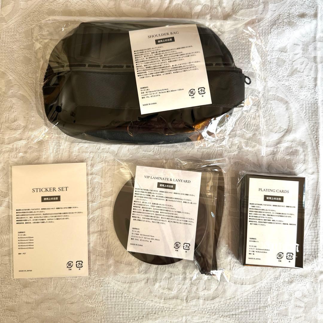 レディガガ VIP Silver特典グッズセット - メルカリ