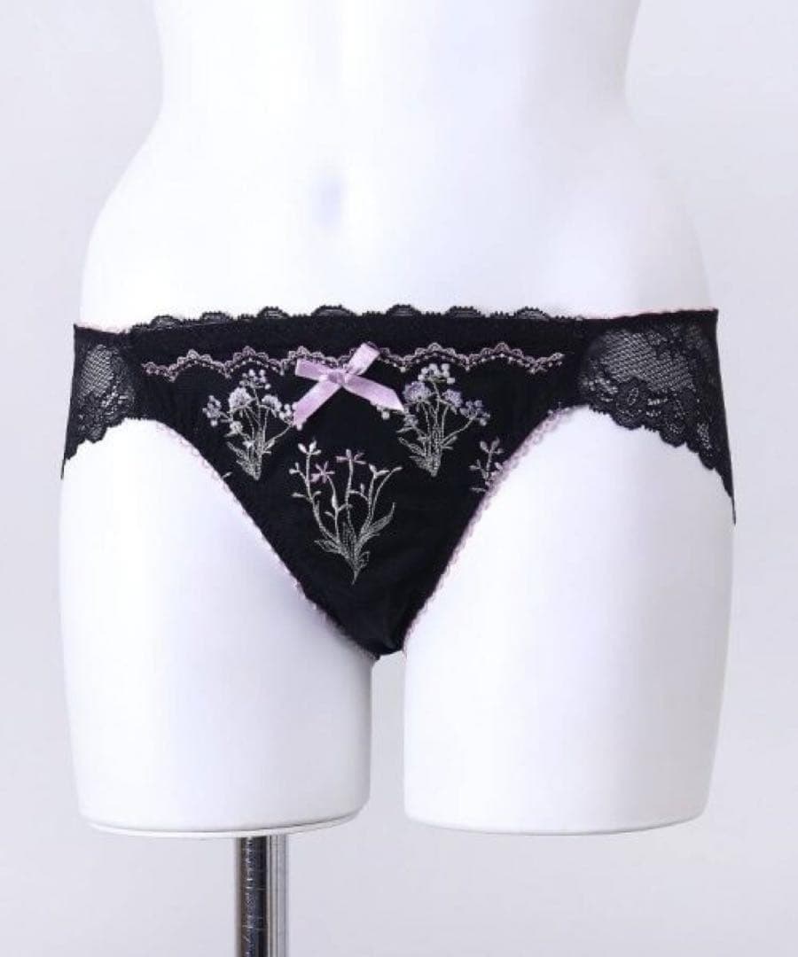 藤原ましろ* エラシリーズ(スリップ・ブラ・ショーツ)