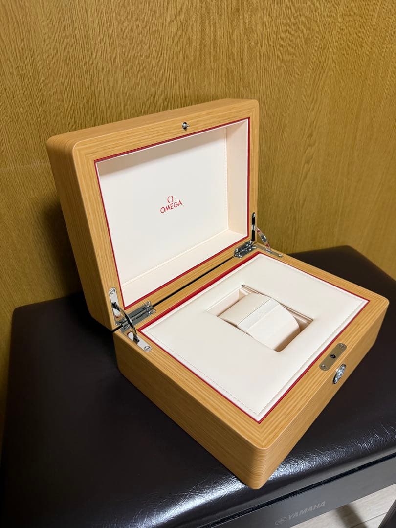 OMEGA 木製時計ケース(時計なし)