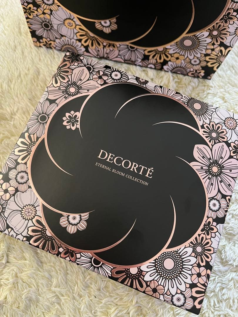 DECORTÉ ETERNAL BLOOM COLLECTION