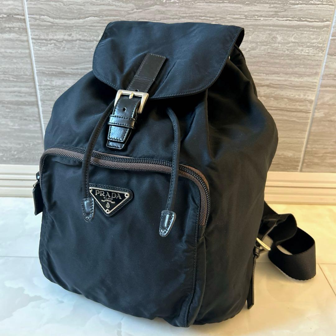 PRADA ブラック ナイロン バックパック　三角ロゴ