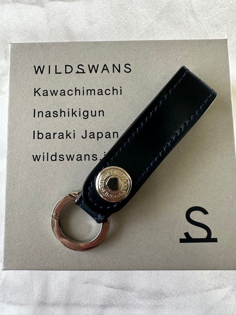 WILDSWANS リーフ シェルコードバン ネイビー カラビナキーリングM