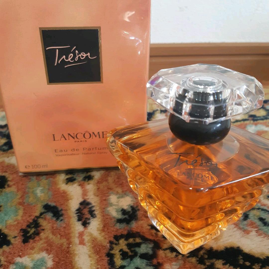 ランコム トレゾァ オー ドゥ パルファン100ml　新品
