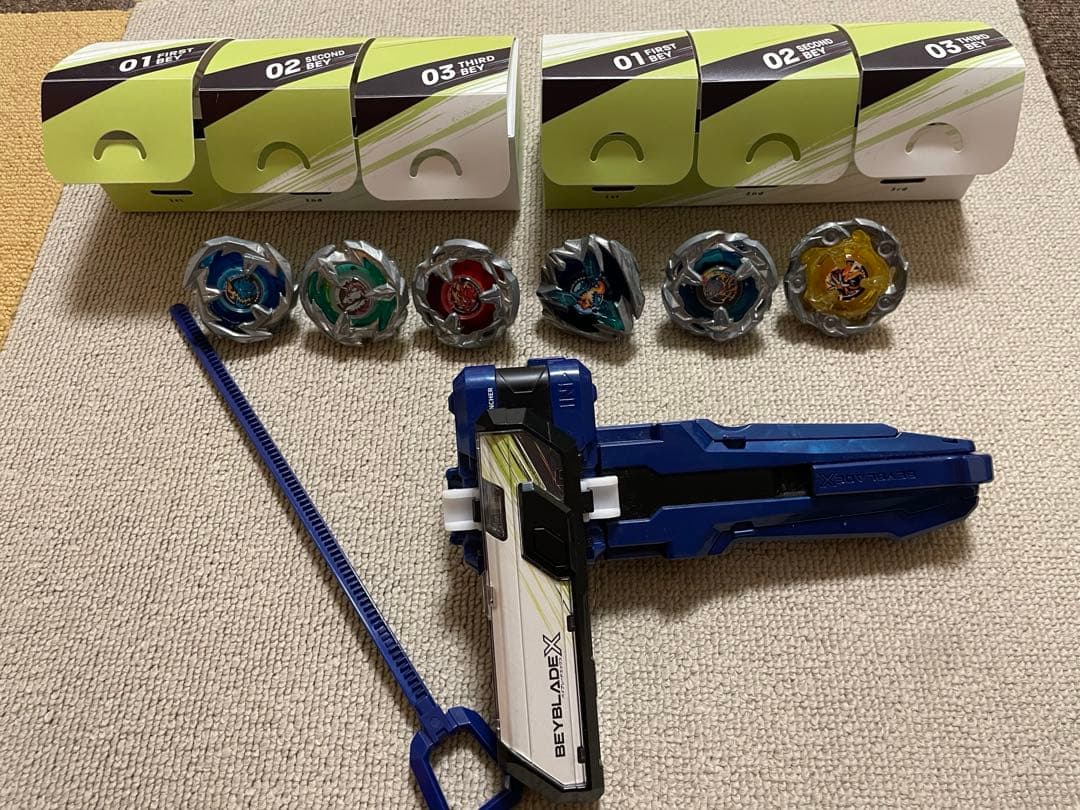 大幅値下げ中‼️ベイブレード引退セット 3on3デッキ2個分 その他