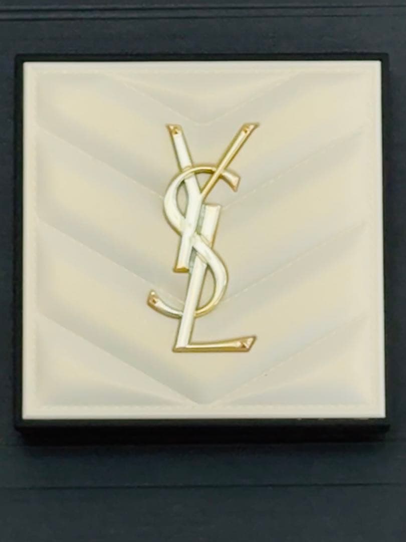 フェイスパウダー ALL HOURS LUMINIZE HIGHLIGHTING POWDER