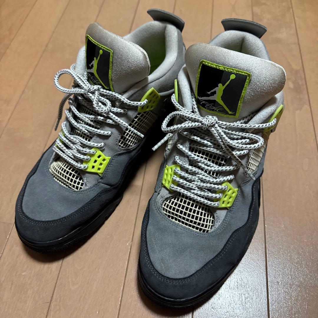 週末値下げNike Air Jordan 4 neon ネオン